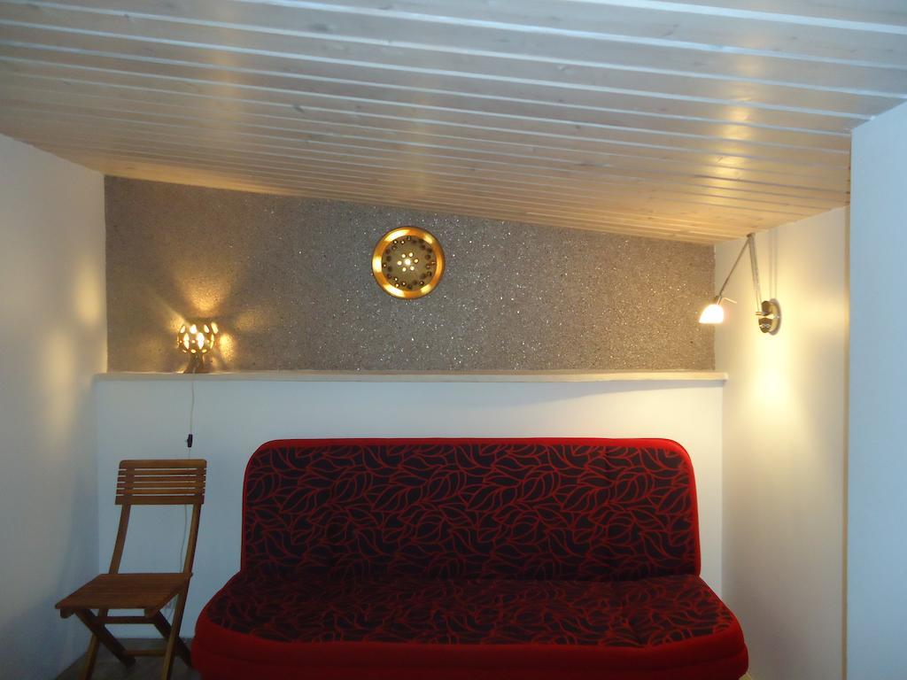 Homestay Roja Вильнюс Экстерьер фото