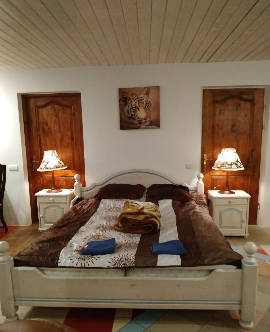 Homestay Roja Вильнюс Экстерьер фото